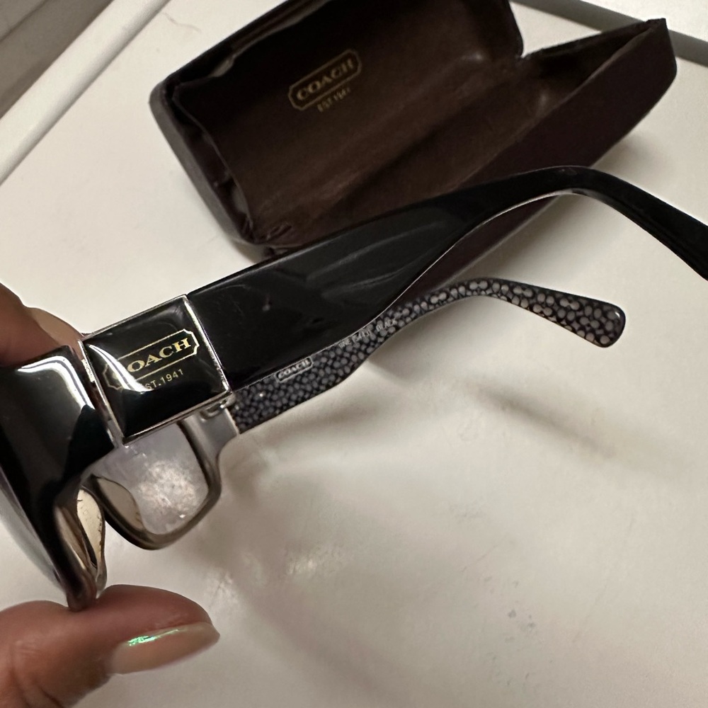 COACH SUNGLASSES - Picture 4 of 7